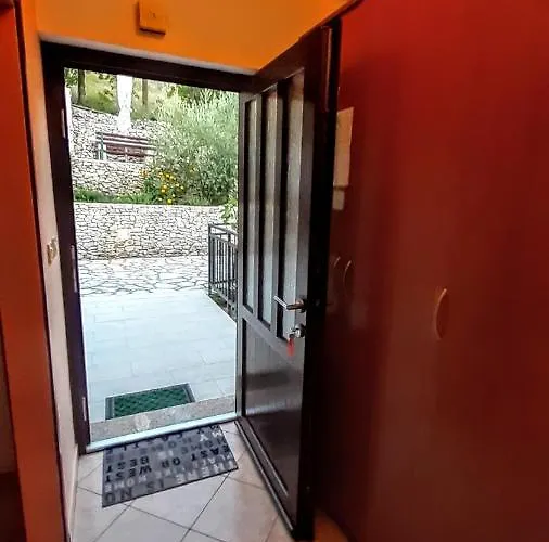 Elvis Lejlighed Plomin