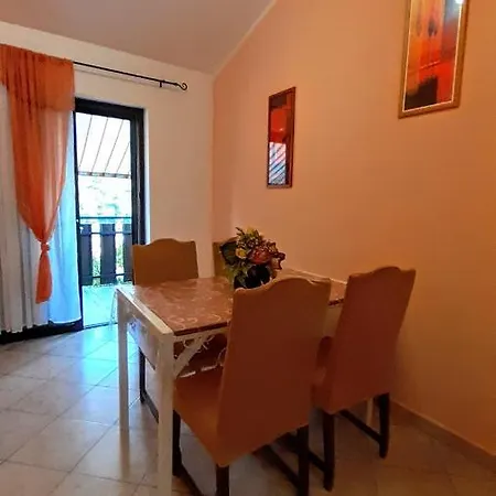 Studio Elvis * Пломин